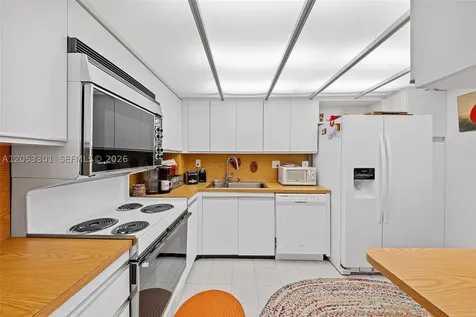 4000 Towerside Terrace Miami FL 33138