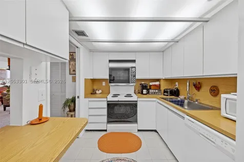 4000 Towerside Terrace Miami FL 33138