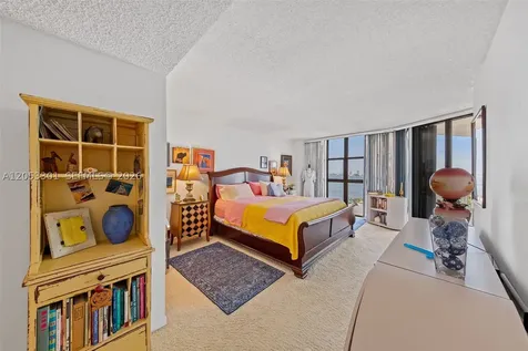 4000 Towerside Terrace Miami FL 33138