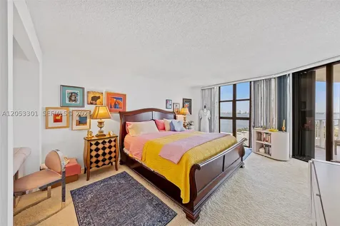 4000 Towerside Terrace Miami FL 33138