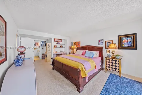 4000 Towerside Terrace Miami FL 33138