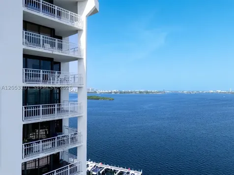 4000 Towerside Terrace Miami FL 33138