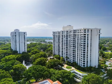 4000 Towerside Terrace Miami FL 33138