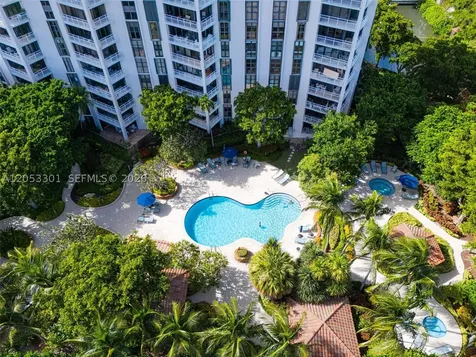 4000 Towerside Terrace Miami FL 33138