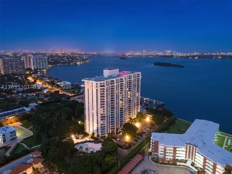 4000 Towerside Terrace Miami FL 33138