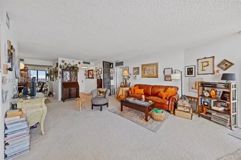4000 Towerside Terrace Miami FL 33138