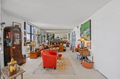 4000 Towerside Terrace Miami FL 33138