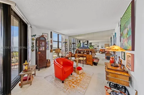 4000 Towerside Terrace Miami FL 33138