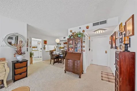 4000 Towerside Terrace Miami FL 33138