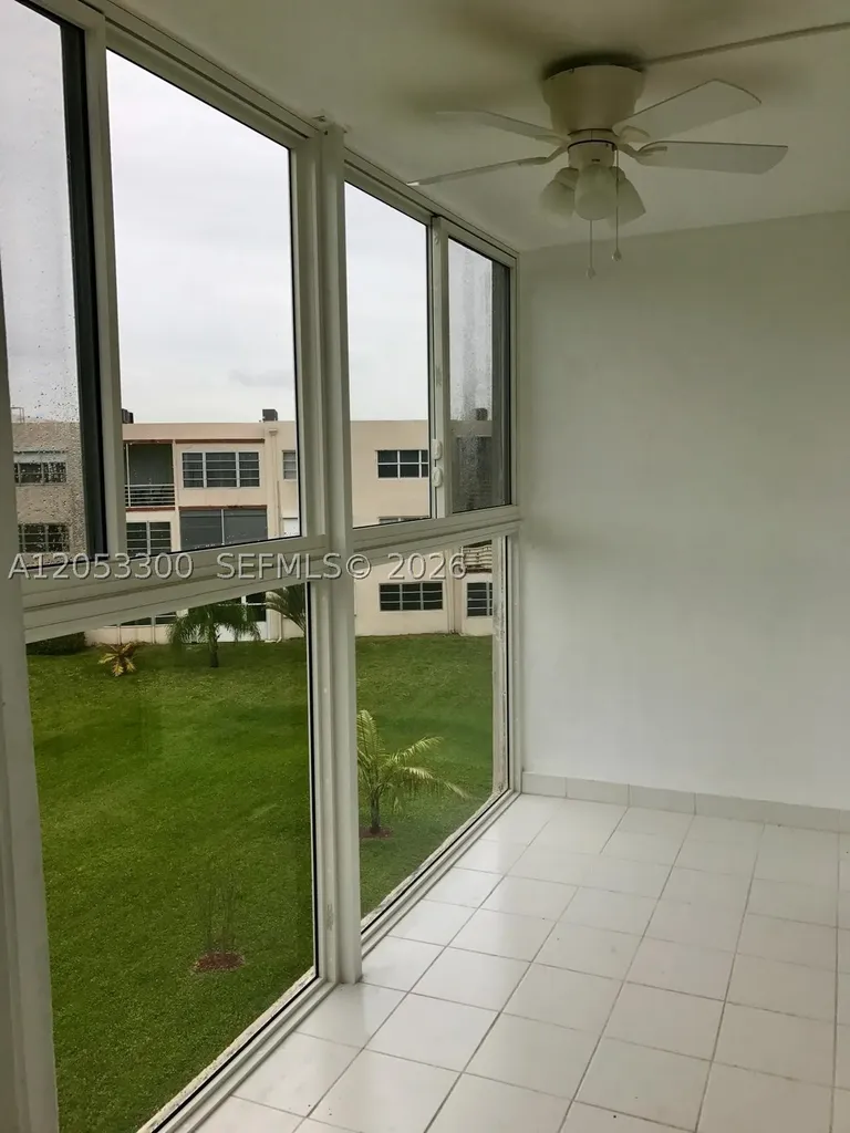 2200 Park Lane Hollywood FL 33021
