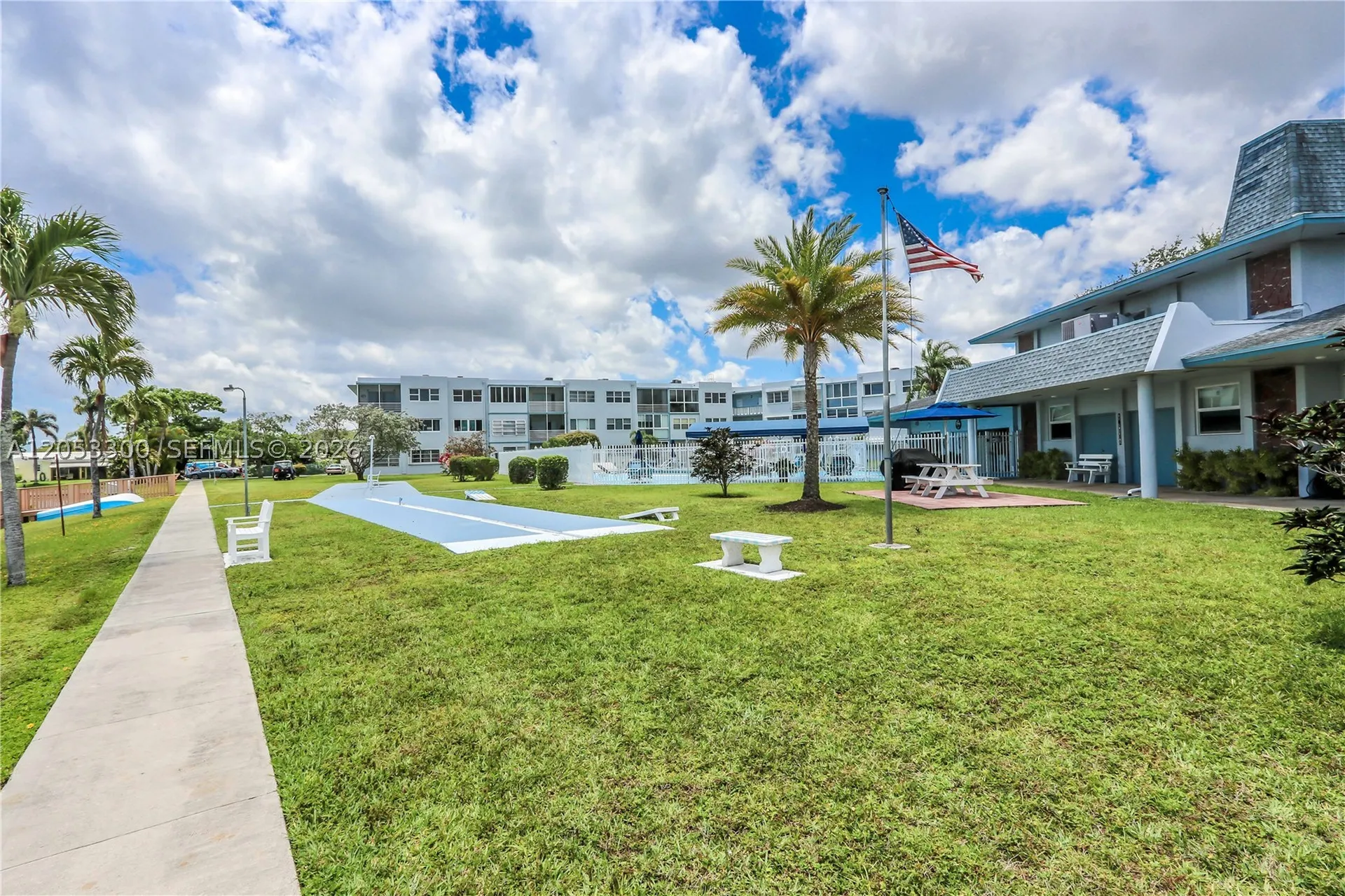 2200 Park Lane Hollywood FL 33021
