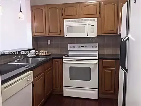 8185 NW 7th Street Miami FL 33126