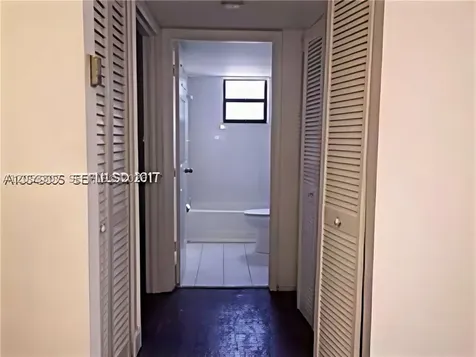 8185 NW 7th Street Miami FL 33126