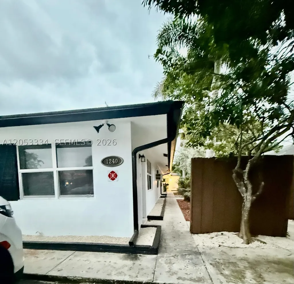 1240 NE 12th Avenue Fort Lauderdale FL 33304