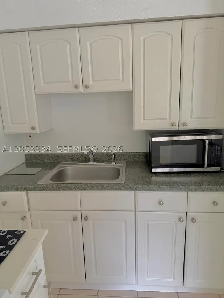 1240 NE 12th Avenue Fort Lauderdale FL 33304