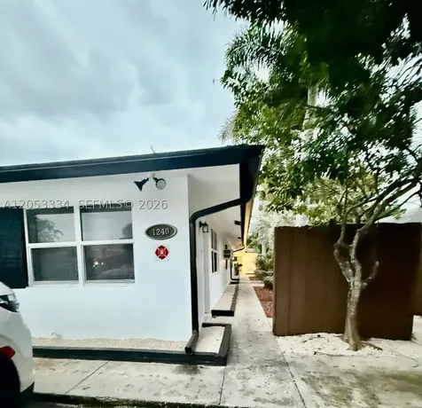 1240 NE 12th Avenue Fort Lauderdale FL 33304