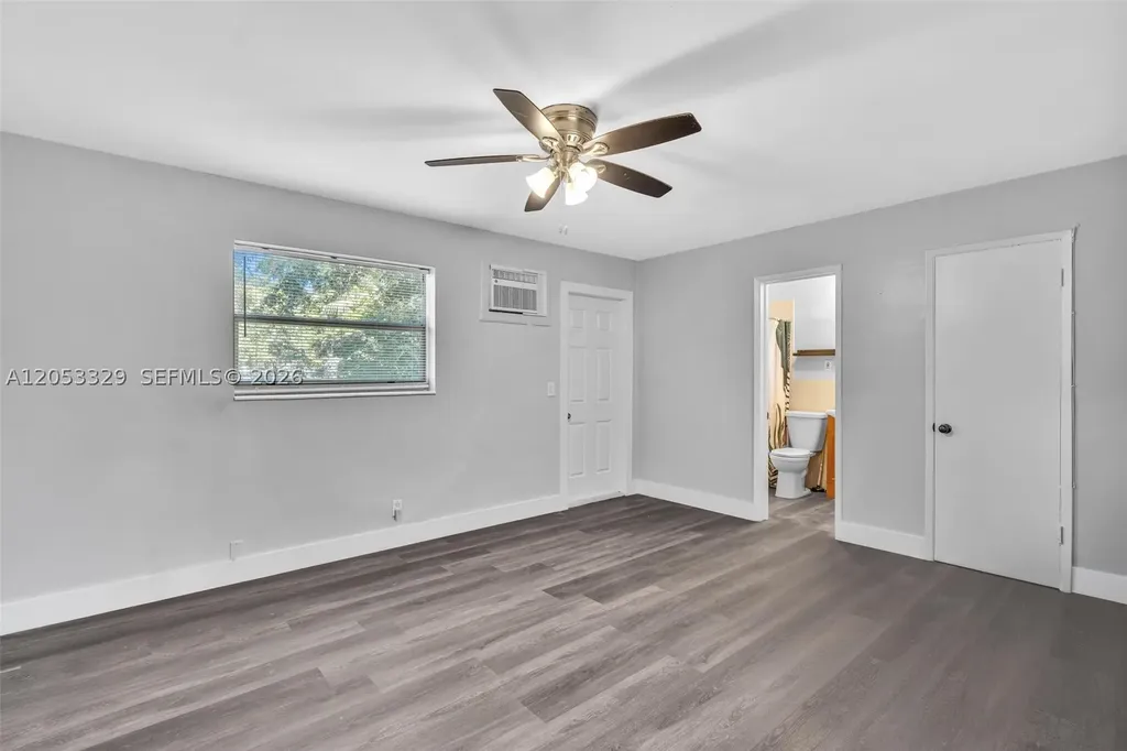 161 NW 40th Street Oakland Park FL 33309