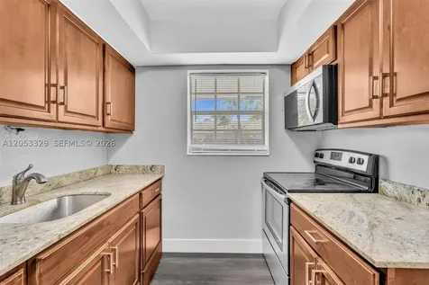 161 NW 40th Street Oakland Park FL 33309