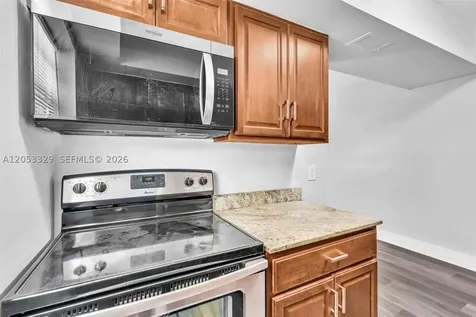 161 NW 40th Street Oakland Park FL 33309