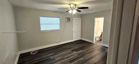 161 NW 40th Street Oakland Park FL 33309