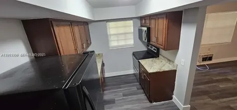 161 NW 40th Street Oakland Park FL 33309