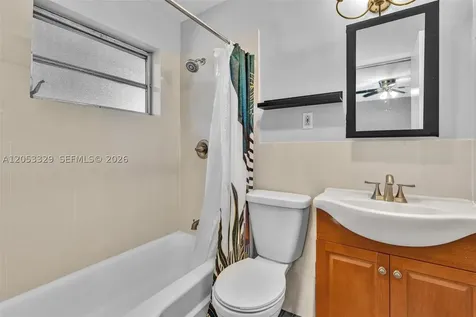 161 NW 40th Street Oakland Park FL 33309