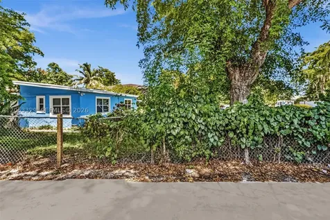 161 NW 40th Street Oakland Park FL 33309