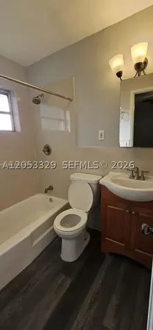161 NW 40th Street Oakland Park FL 33309