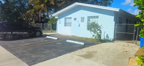 161 NW 40th Street Oakland Park FL 33309