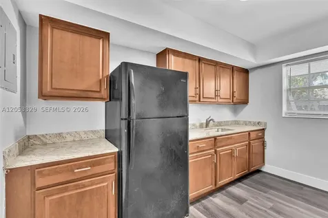 161 NW 40th Street Oakland Park FL 33309