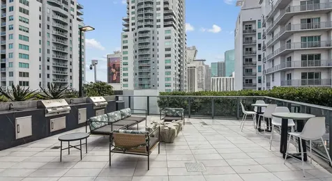 230 NE 4th Street Miami FL 33132