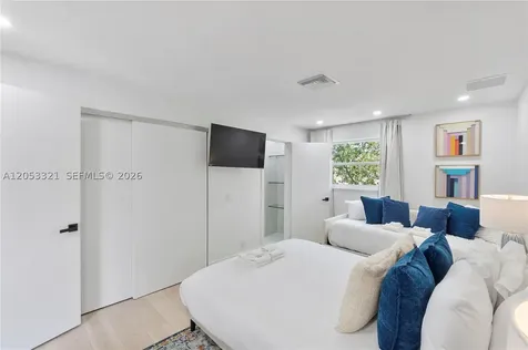 3261 Seaward Drive Lauderdale By The Sea FL 33062
