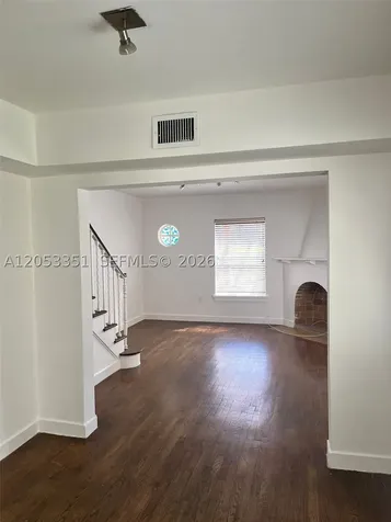 833 W 39th Street Miami Beach FL 33140