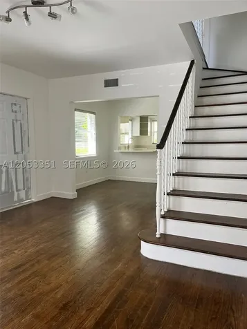 833 W 39th Street Miami Beach FL 33140