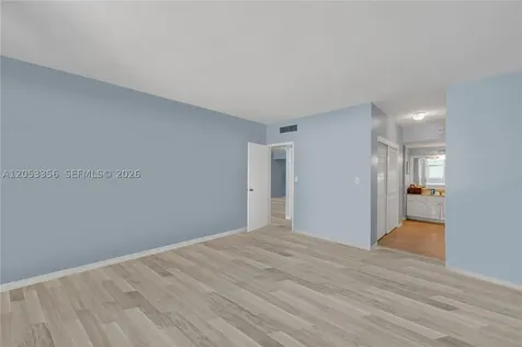 5001 Collins Avenue Miami Beach FL 33140