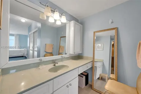 5001 Collins Avenue Miami Beach FL 33140