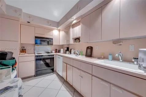 5001 Collins Avenue Miami Beach FL 33140