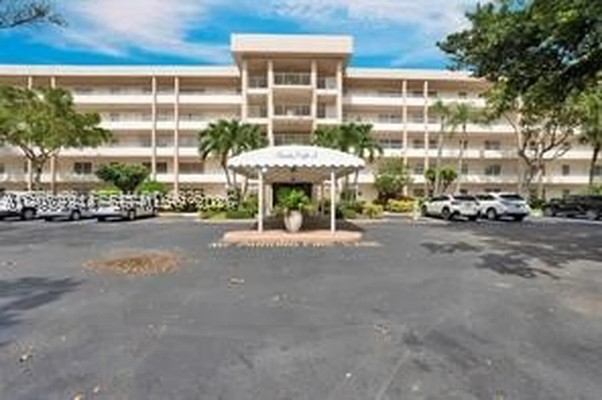 3970 Oaks Clubhouse Drive Pompano Beach FL 33069