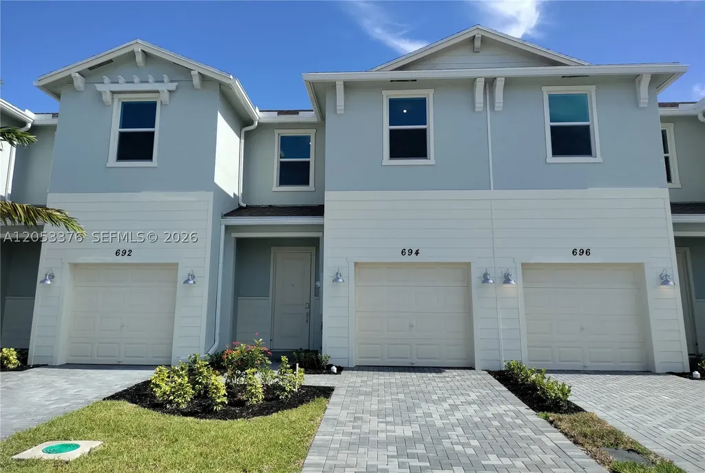 694 SE Lake Falls Street Port St. Lucie FL 34984