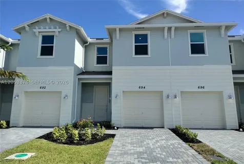 694 SE Lake Falls Street Port St. Lucie FL 34984