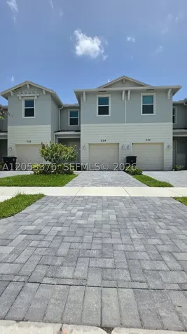 694 SE Lake Falls Street Port St. Lucie FL 34984