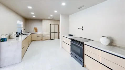 251 NW 92nd Avenue Coral Springs FL 33071