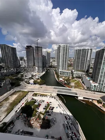 31 SE 5th Street Miami FL 33131