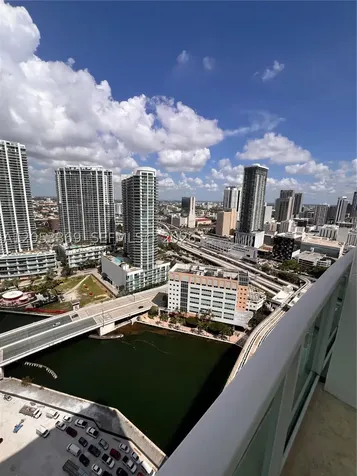 31 SE 5th Street Miami FL 33131