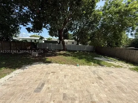 1121 NW 56th Street Miami FL 33127