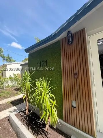 1121 NW 56th Street Miami FL 33127