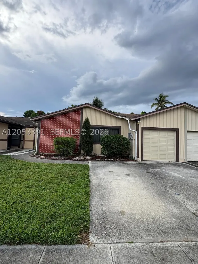 9821 W Elm Lane Miramar FL 33025