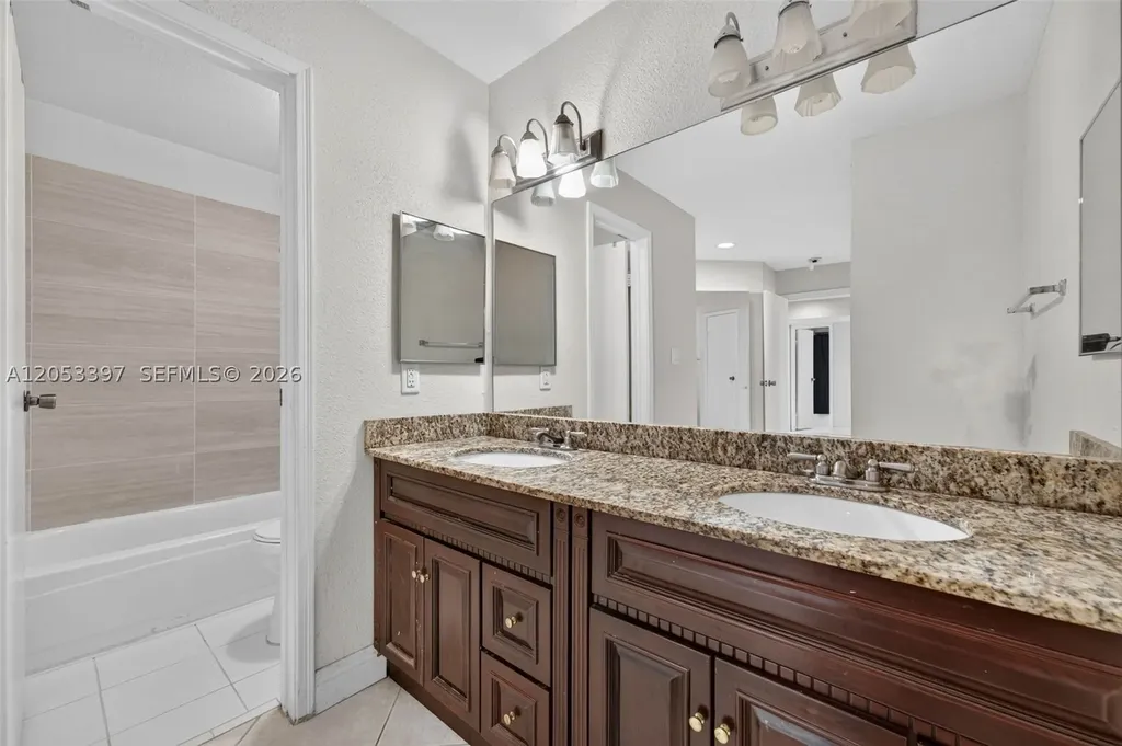 995 Riverside Drive Coral Springs FL 33071