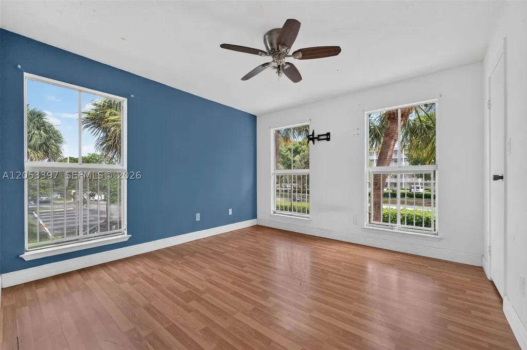 995 Riverside Drive Coral Springs FL 33071