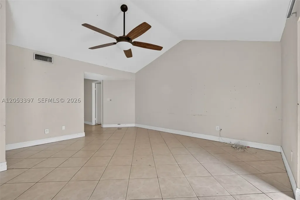 995 Riverside Drive Coral Springs FL 33071